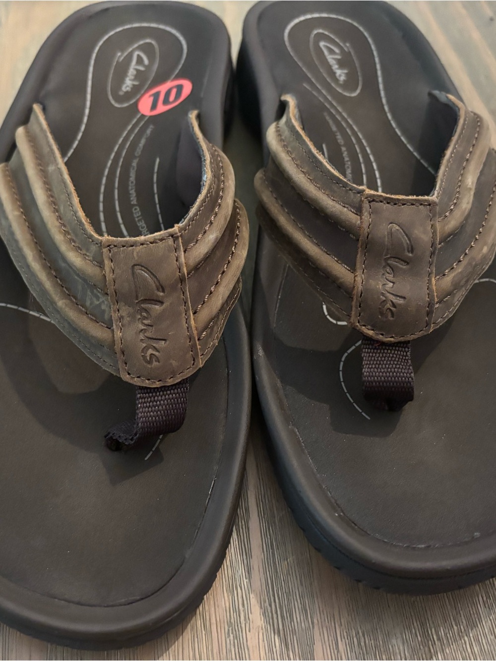 Clarks Wesley Surf Men's Leather Sandals Flip Flops Beeswax Brown Size 10 NWT - Picture 4 of 7